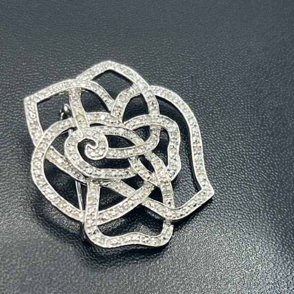 Sterling silver diamond rose flower brooch pin - Picture 10 of 14